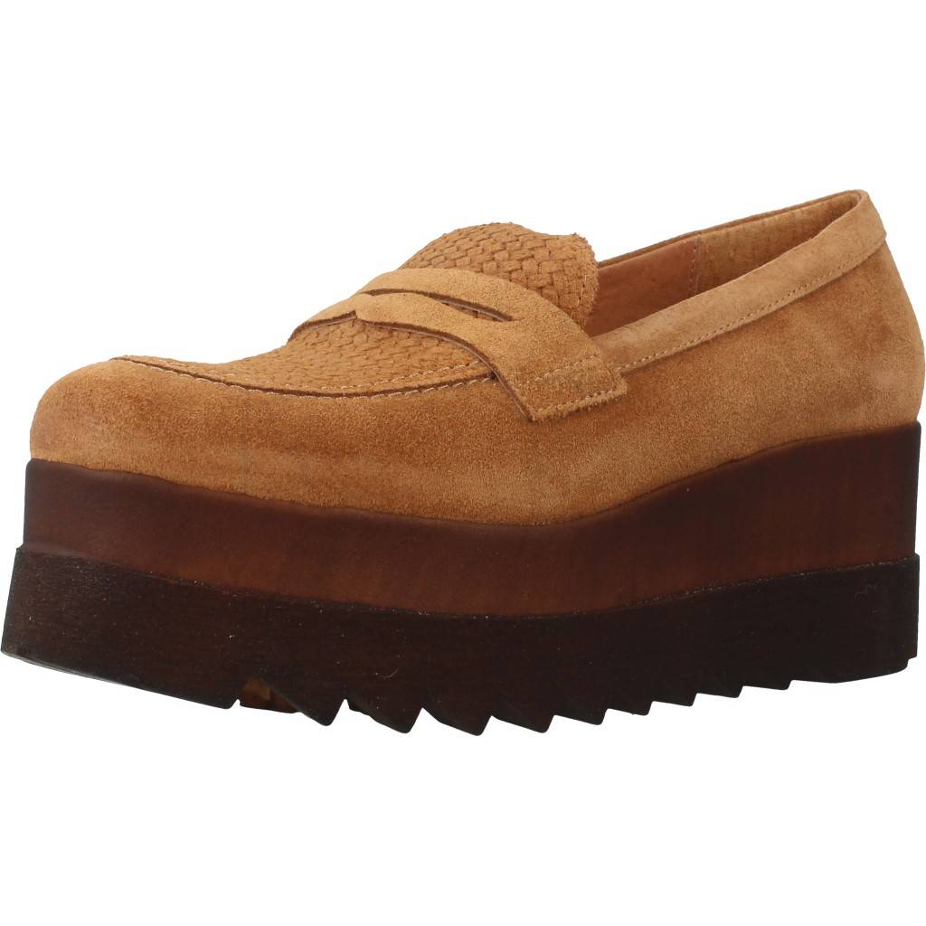 HANGAR T en color MARRON CLARO  (1)