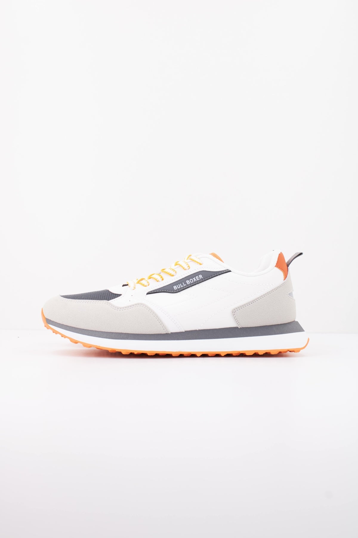 BULLBOXER RETRO RUNNER MU en color BLANCO (1)