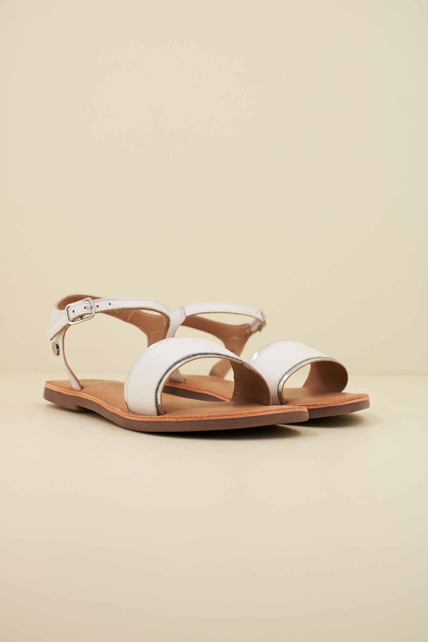 GIOSEPPO ISHEM en color BLANCO (2)