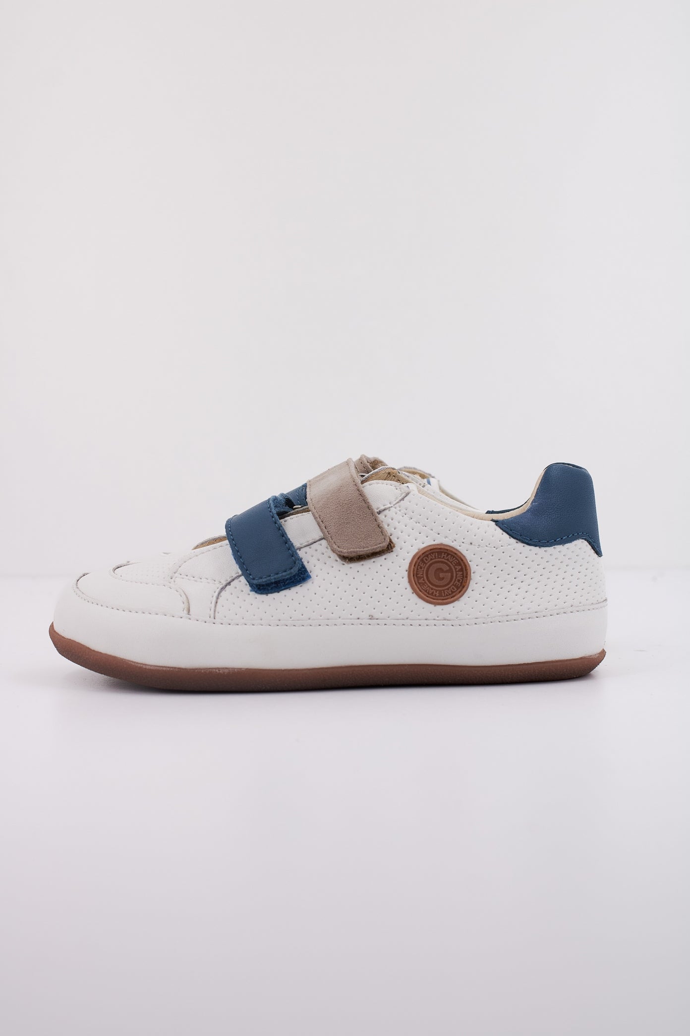 GIOSEPPO BUELS en color BLANCO (1)