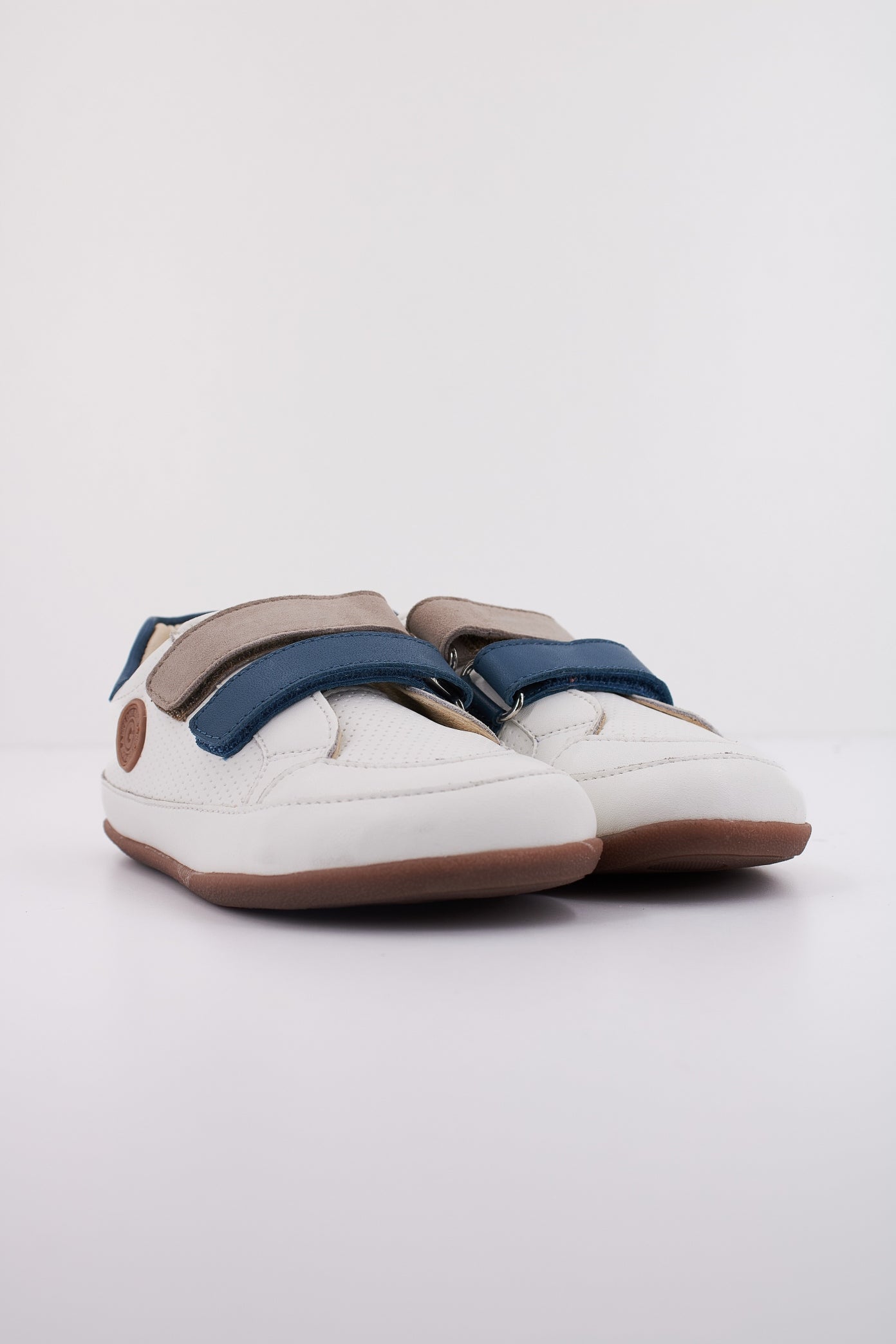 GIOSEPPO BUELS en color BLANCO (2)