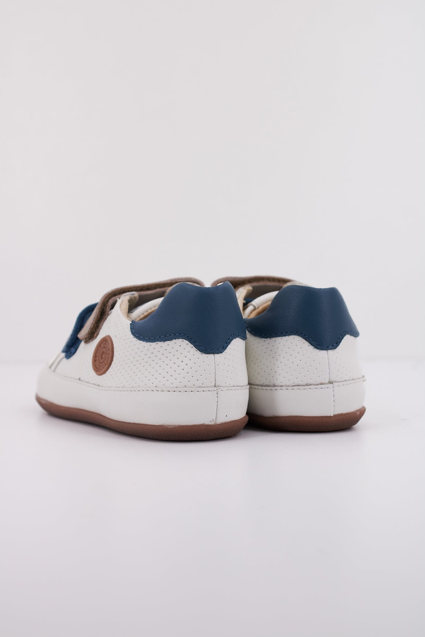 GIOSEPPO BUELS en color BLANCO (4)