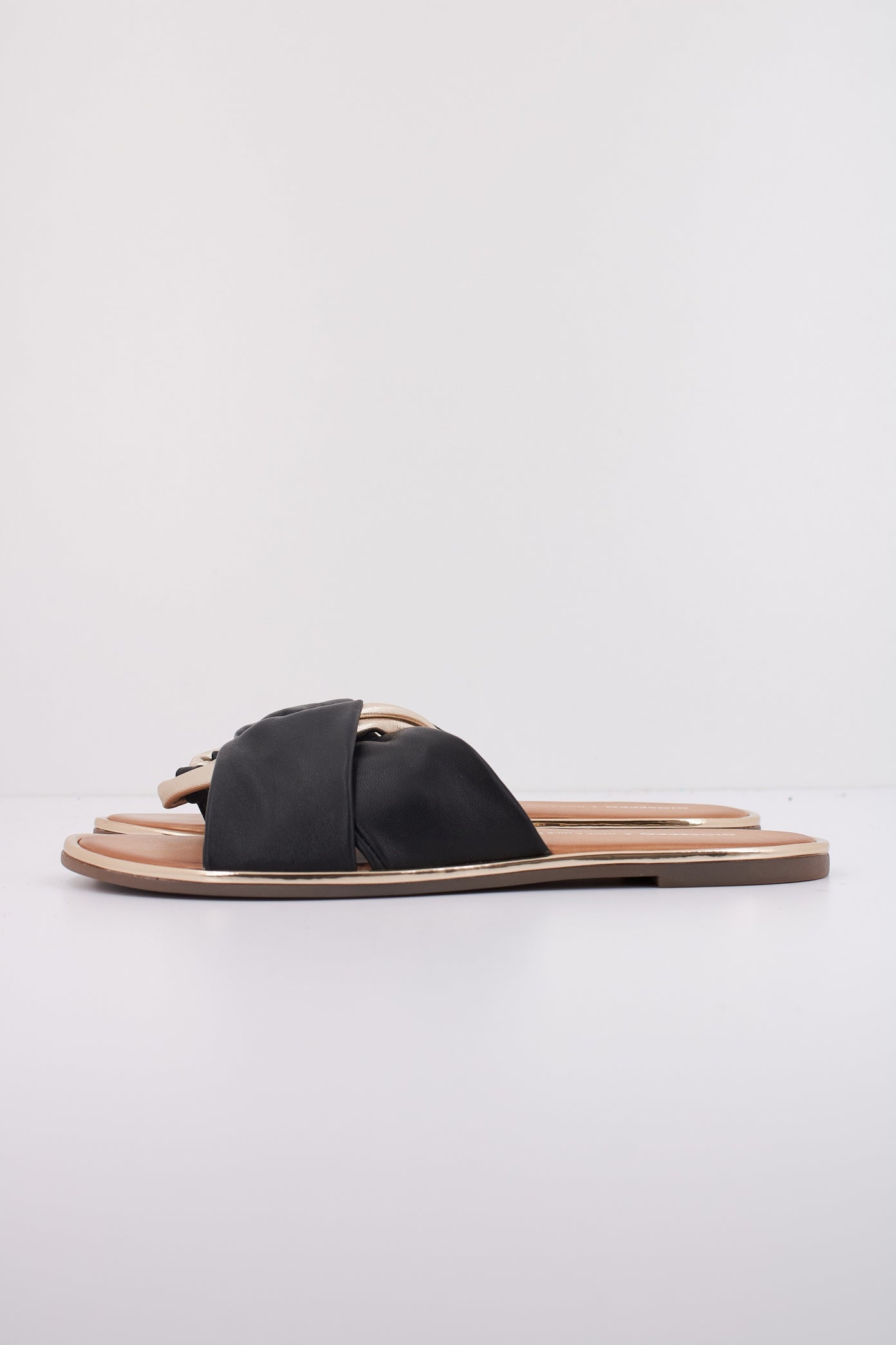 GIOSEPPO WHATELY en color NEGRO (1)