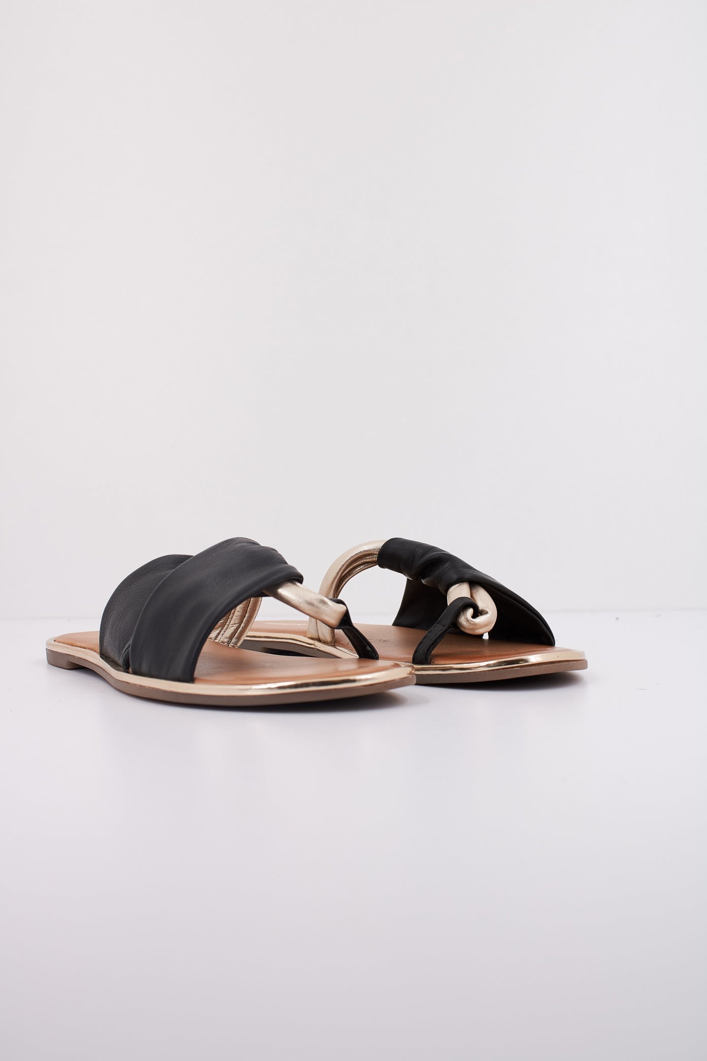 GIOSEPPO WHATELY en color NEGRO (2)