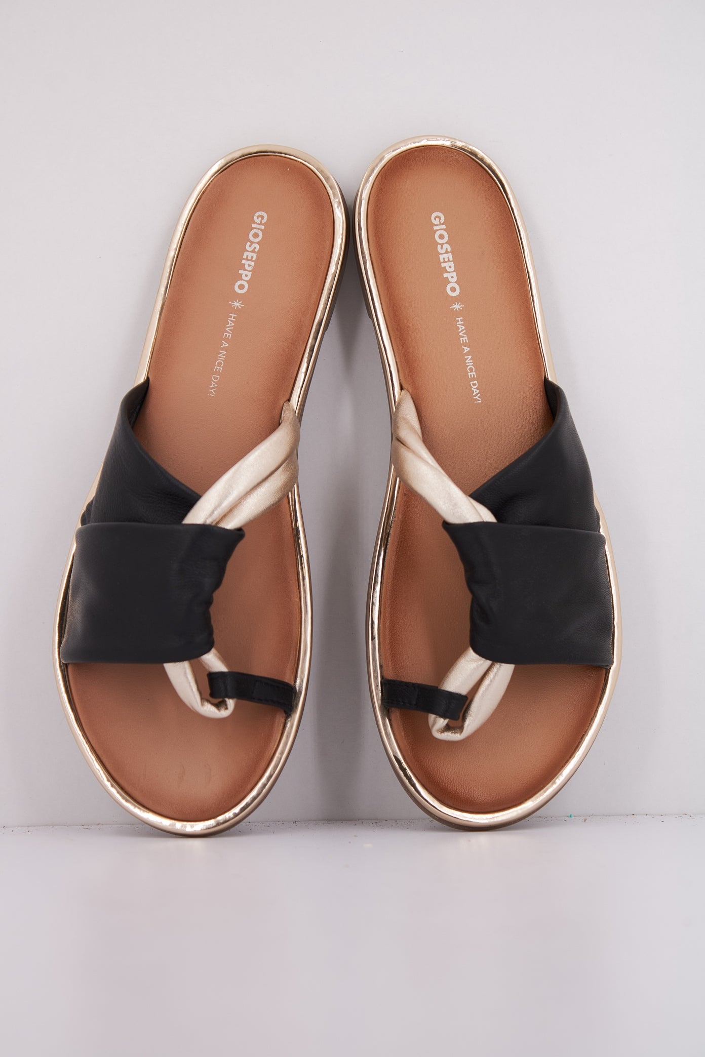 GIOSEPPO WHATELY en color NEGRO (3)