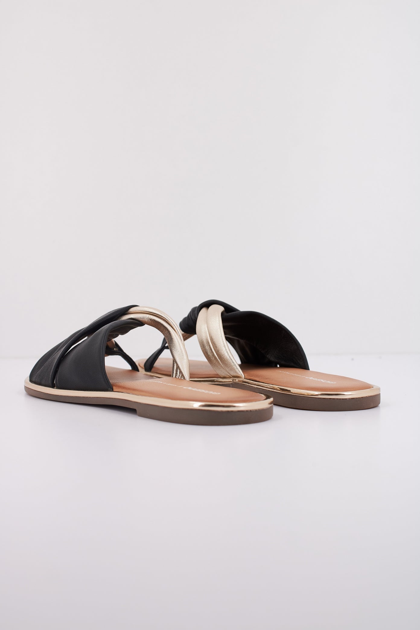 GIOSEPPO WHATELY en color NEGRO (4)