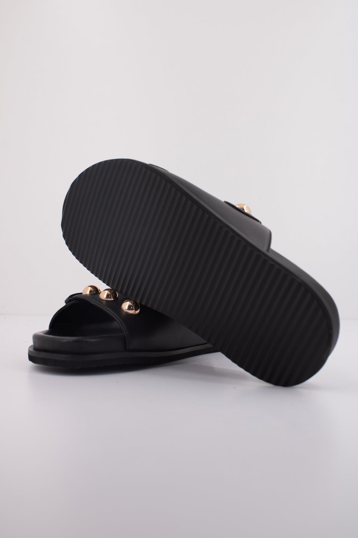 GIOSEPPO WRENTHAM en color NEGRO (5)