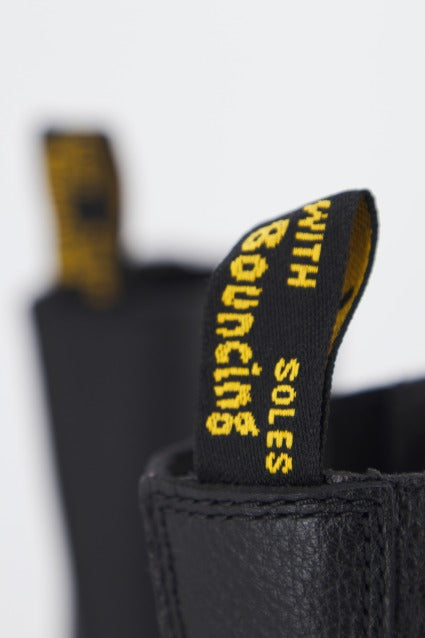 DR. MARTENS EYE VIRGINIA en color NEGRO (4)