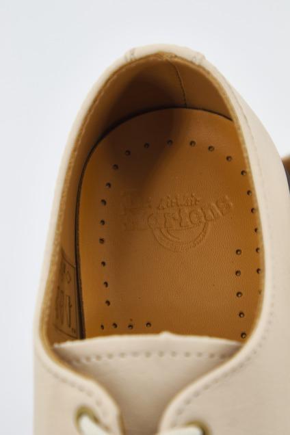 DR. MARTENS PARCHMENT VIRGINIA en color BEIS (4)