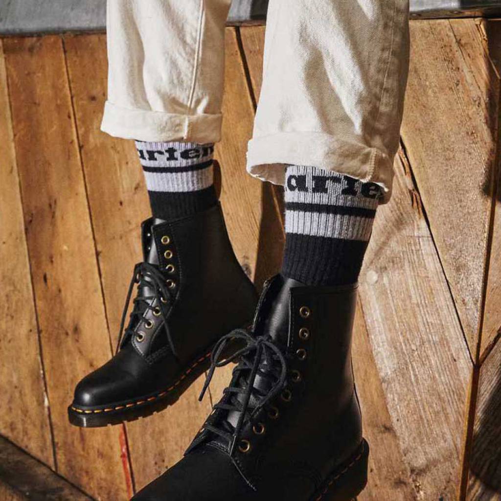 DR. MARTENS ATHLETIC LOGO SOCK en color NEGRO (4)
