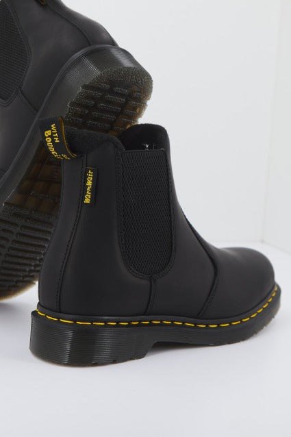 DR. MARTENS VALOR WP en color NEGRO (2)