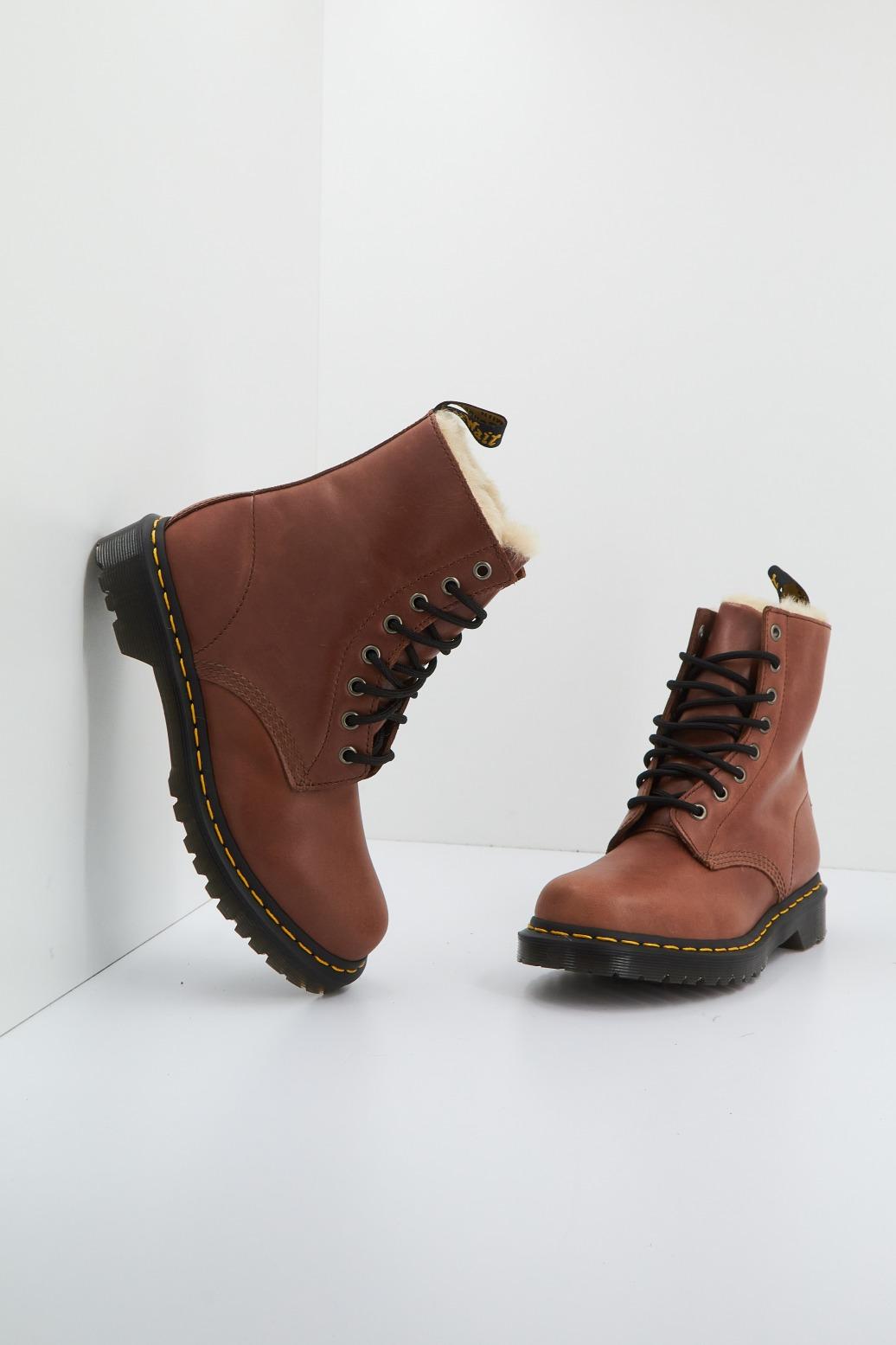 DR. MARTENS SERENA en color MARRON (1)