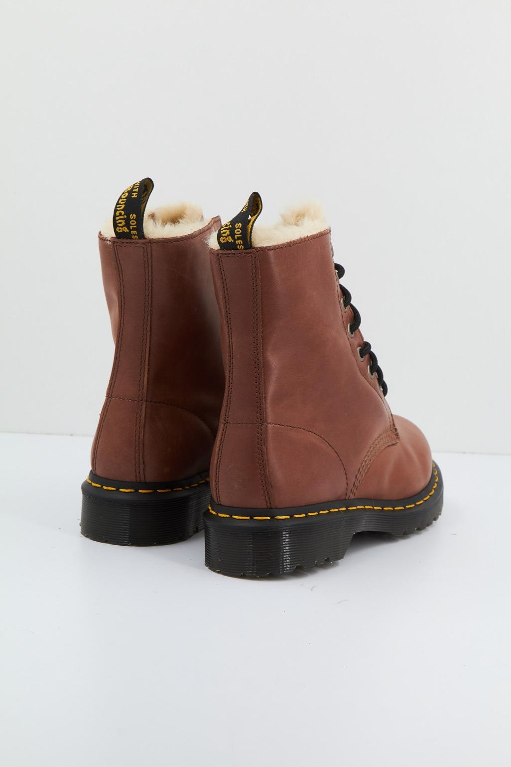 DR. MARTENS SERENA en color MARRON (4)