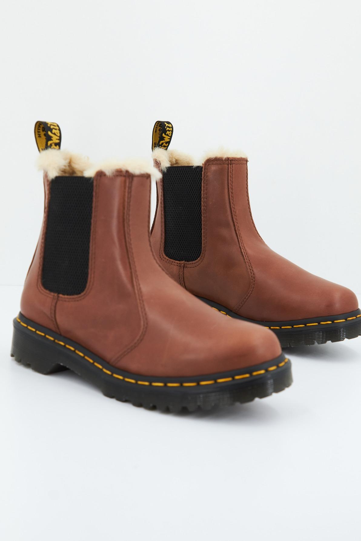 DR. MARTENS LEONORE en color MARRON (1)