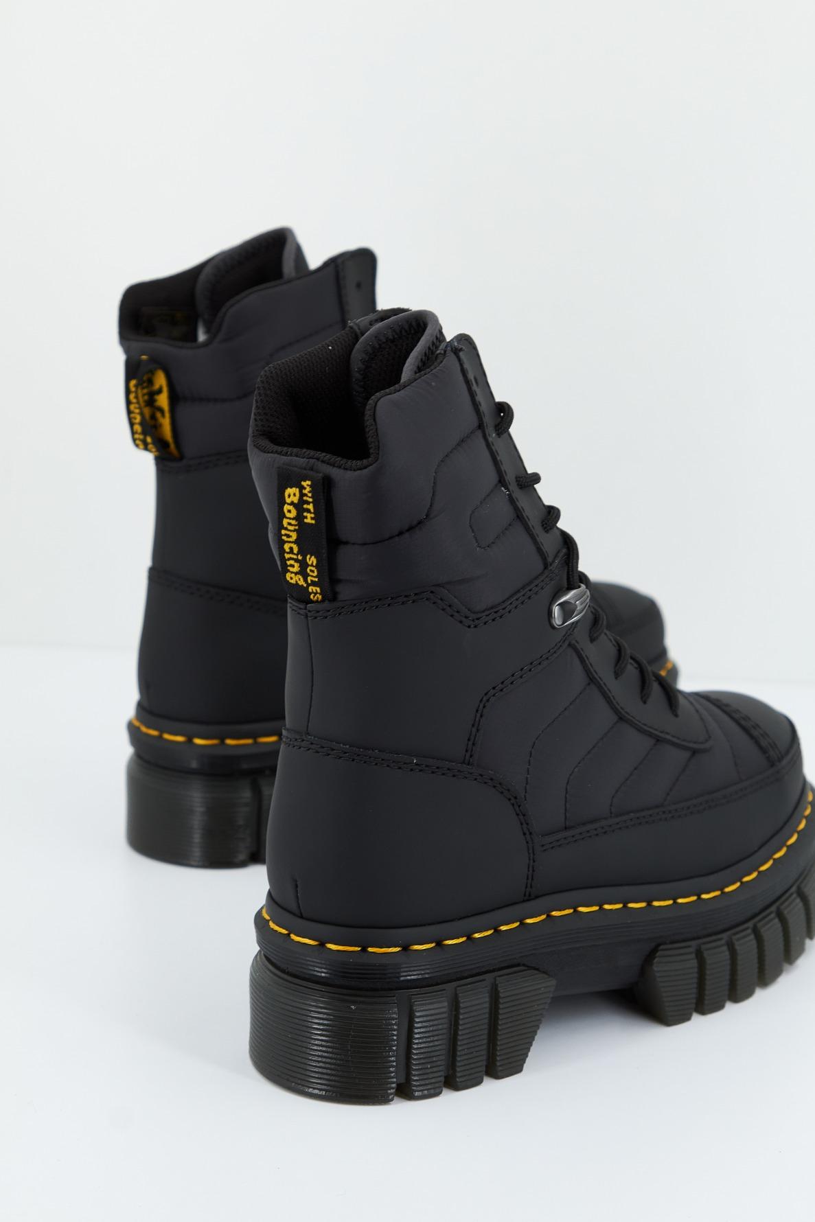 DR. MARTENS AUDRICK I BOOT en color NEGRO (3)