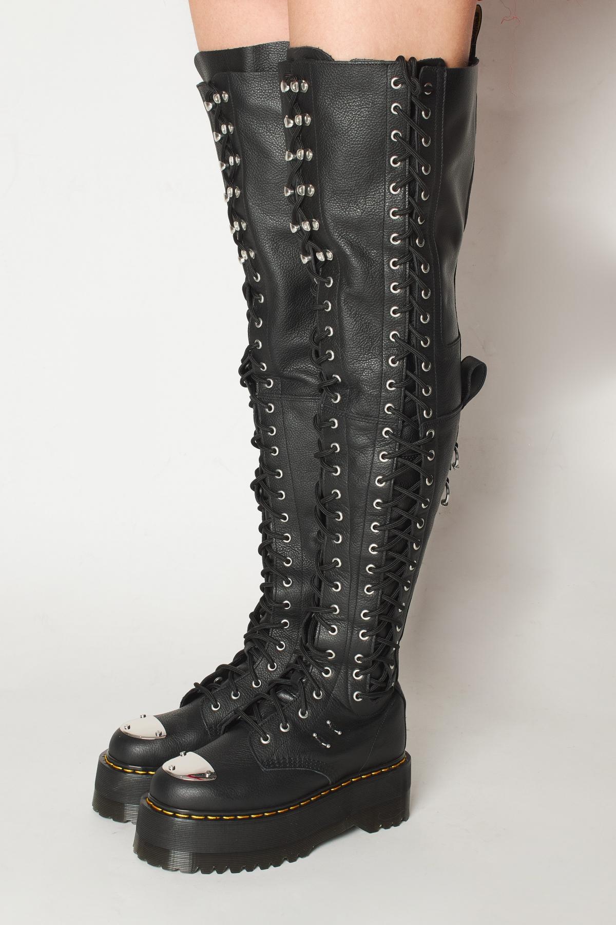DR. MARTENS I XTRM MAX en color NEGRO (2)