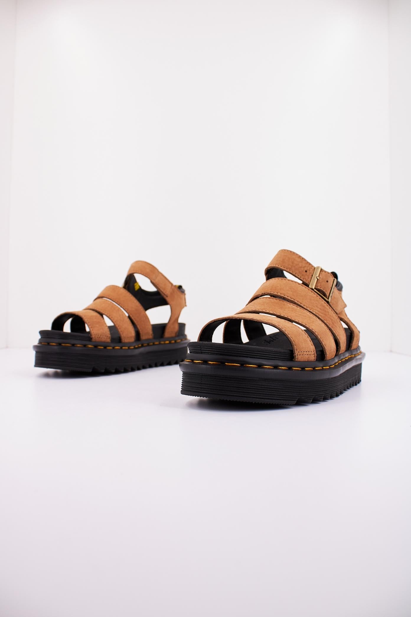 DR. MARTENS BLAIRE en color MARRON (2)