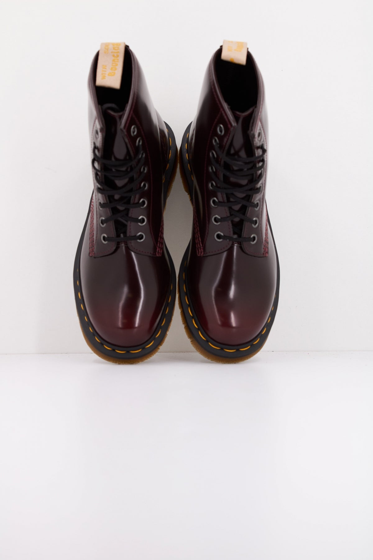 DR. MARTENS VEGAN en color ROJO (3)