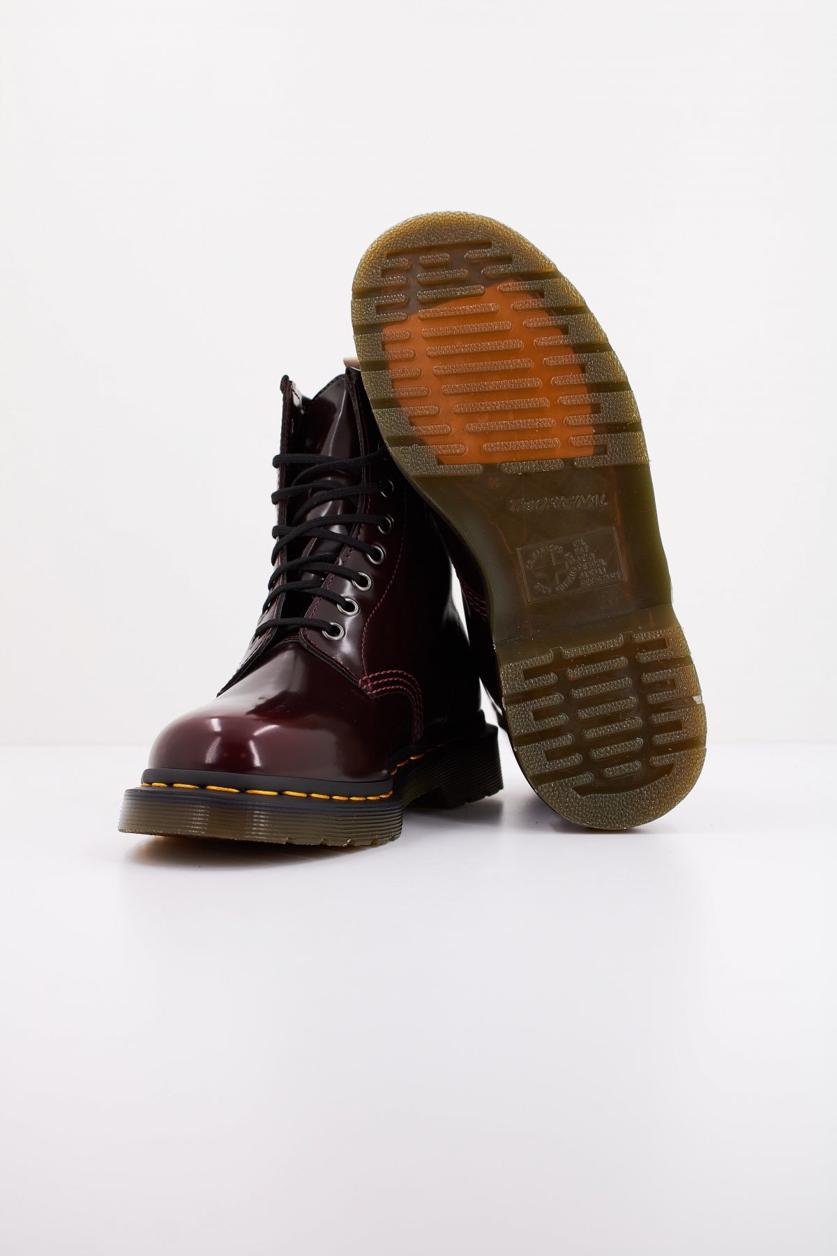 DR. MARTENS VEGAN en color ROJO (5)