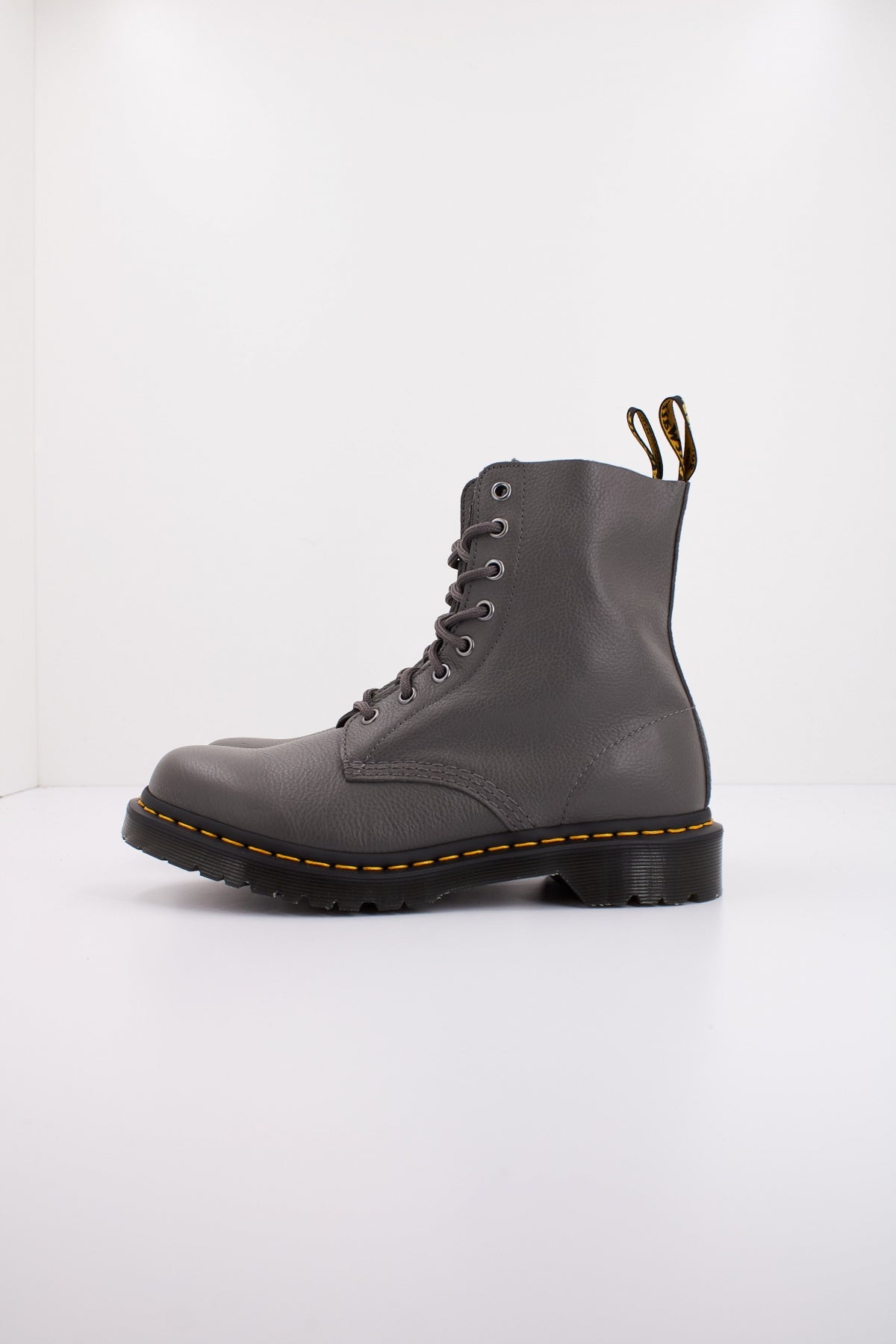 DR. MARTENS PASCAL en color GRIS (1)