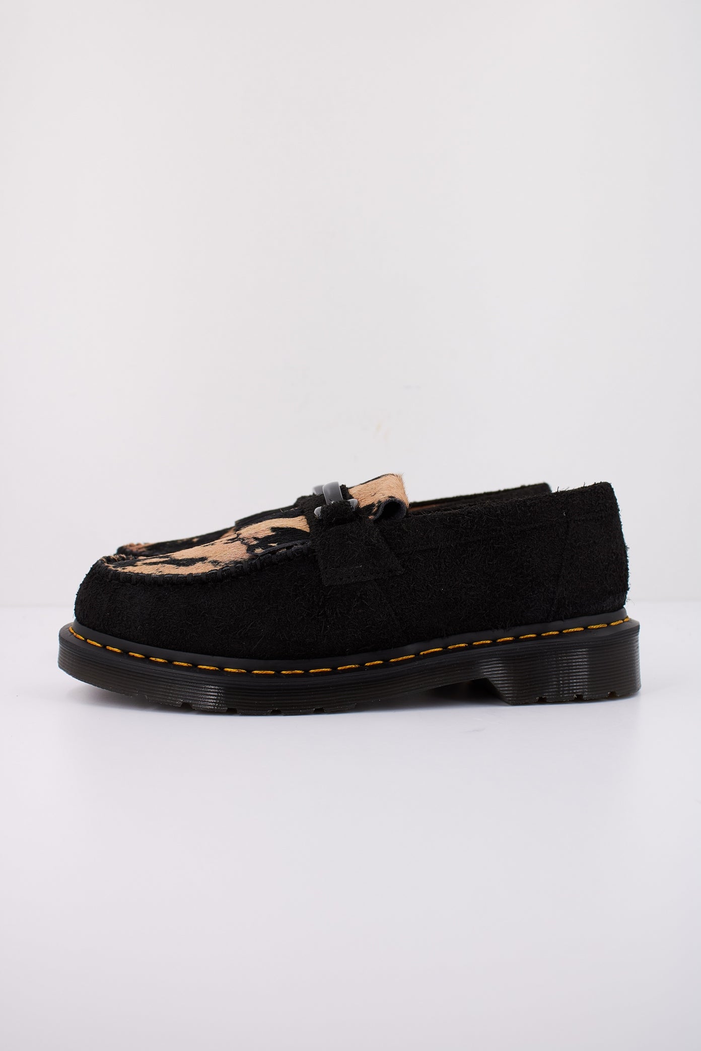 DR. MARTENS ADRIAN SNAFFLE en color NEGRO (1)