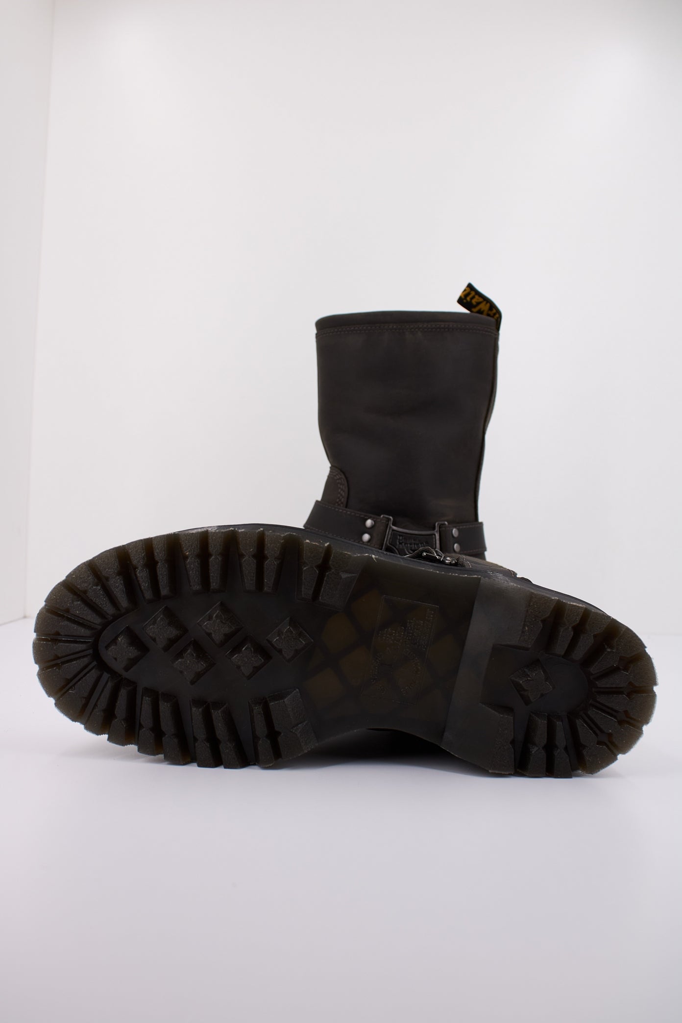DR. MARTENS en color GRIS (5)