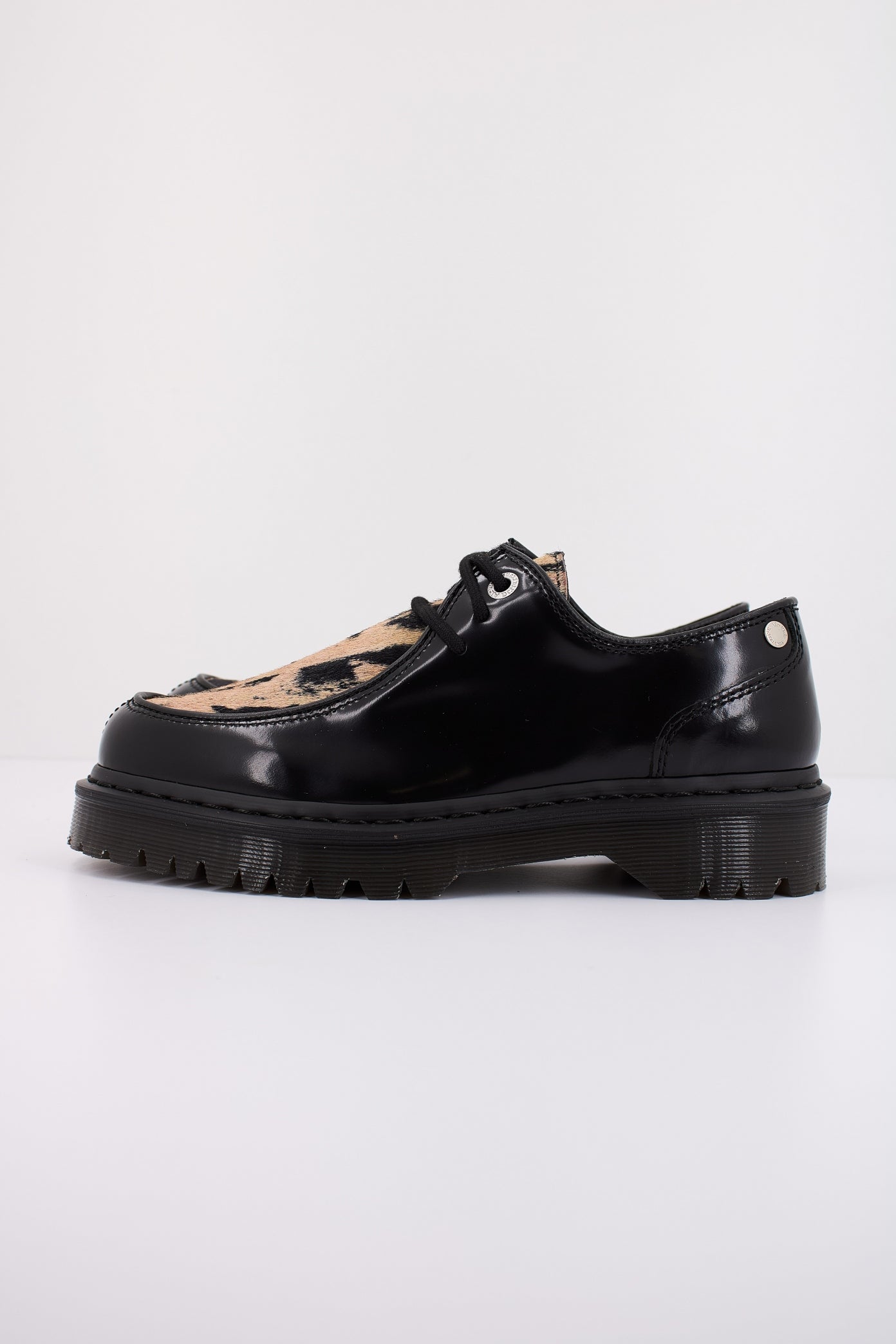 DR. MARTENS ZEFFIR I en color NEGRO (1)