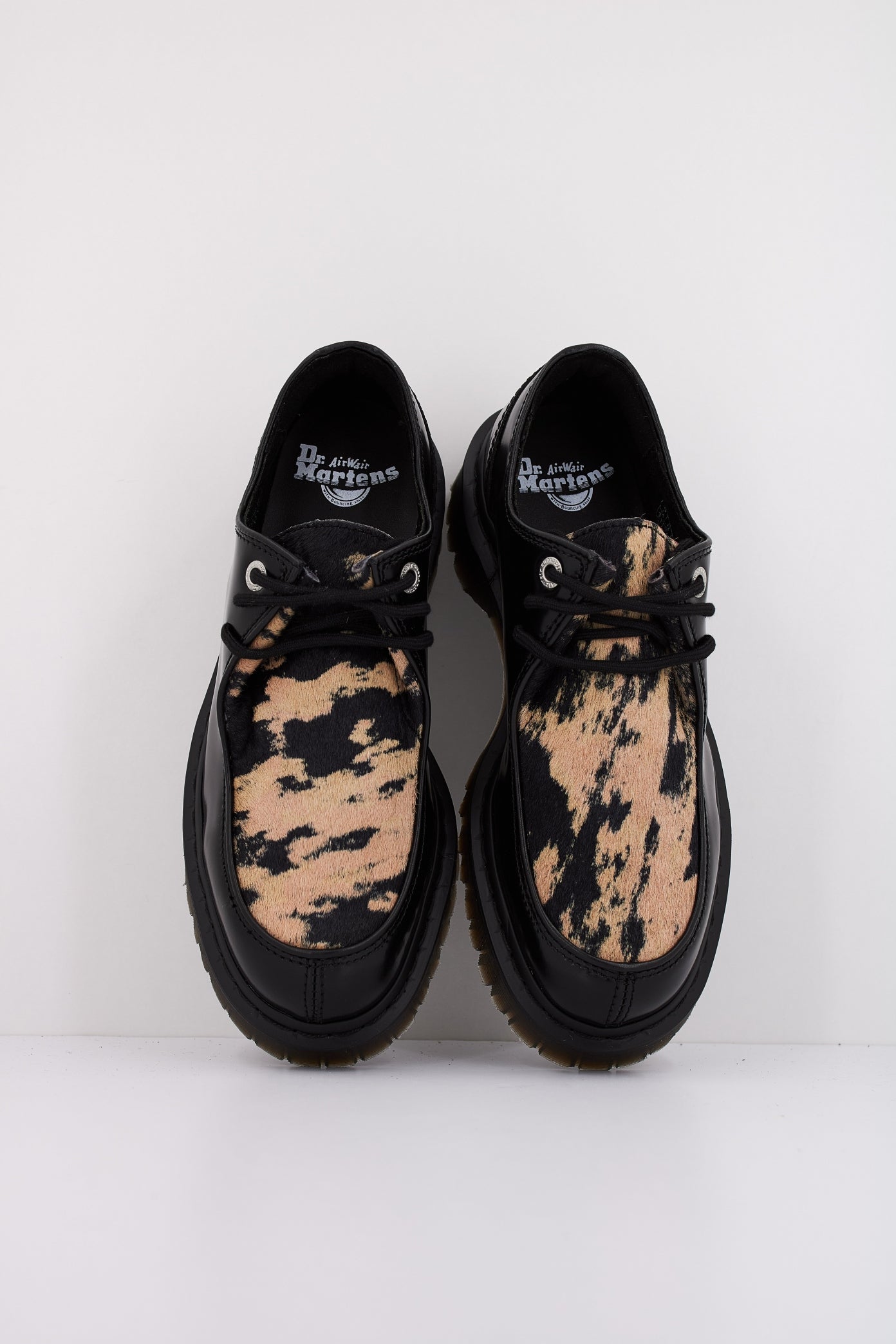 DR. MARTENS ZEFFIR I en color NEGRO (3)