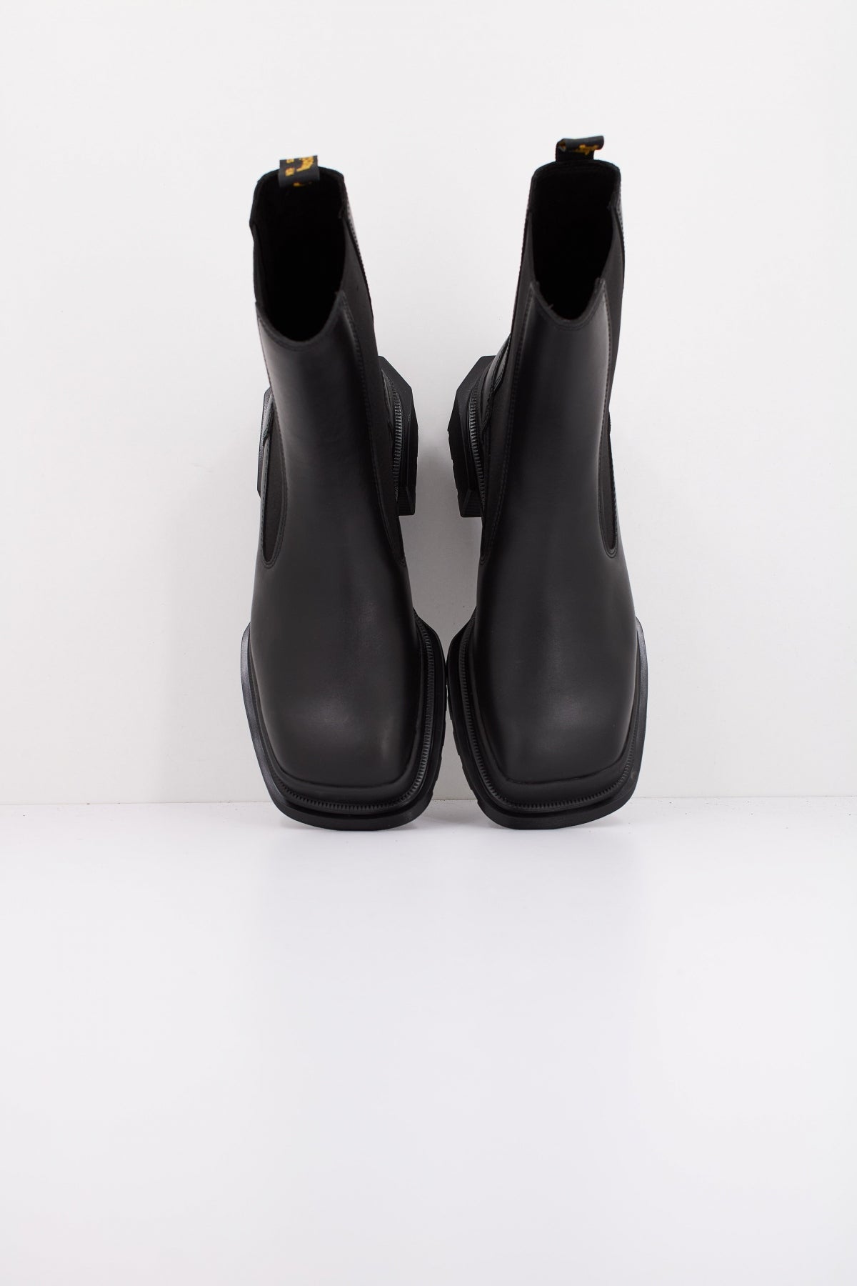 DR. MARTENS MAYBOLE CHELSEA en color NEGRO (3)