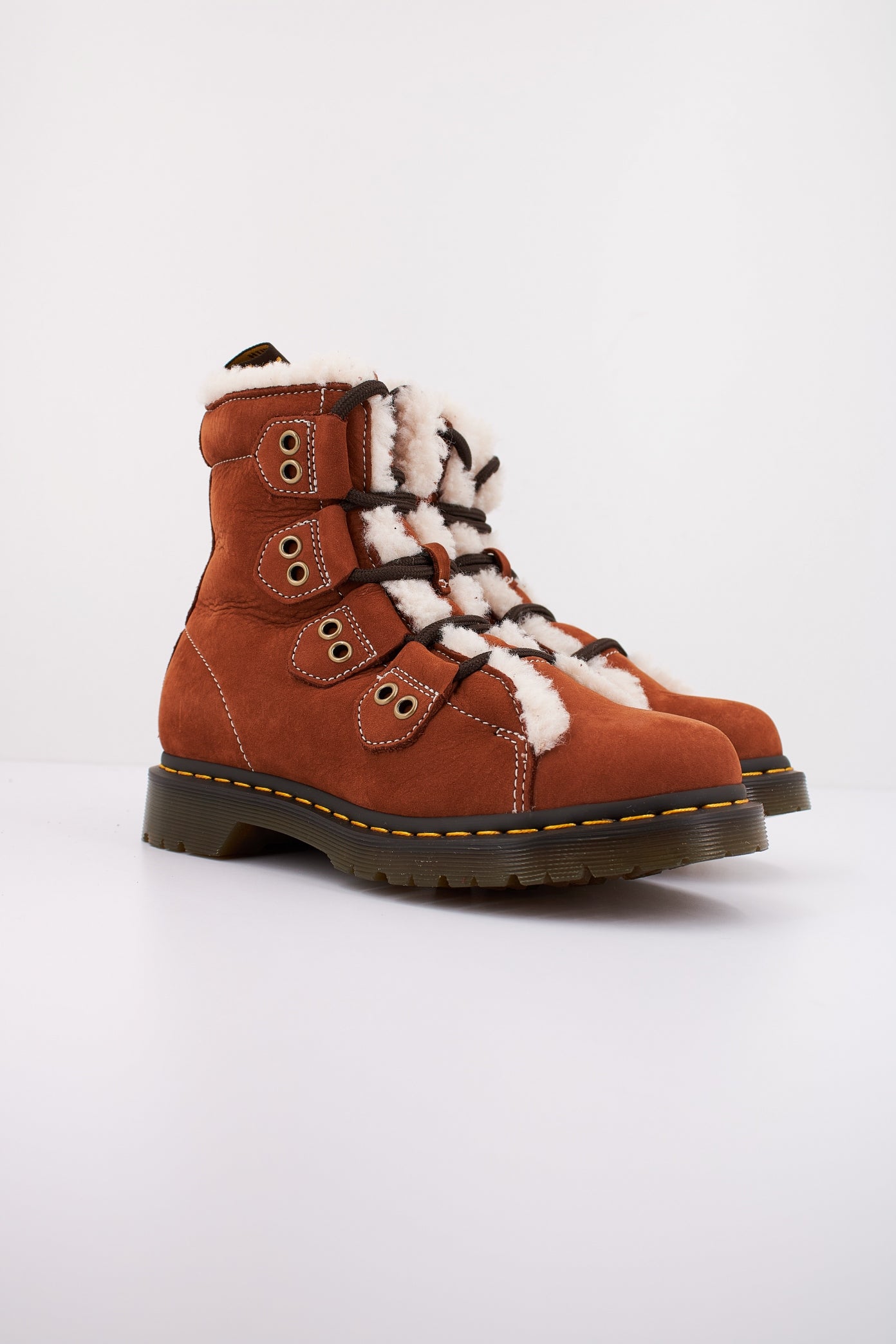DR. MARTENS LTT FL en color MARRON (2)