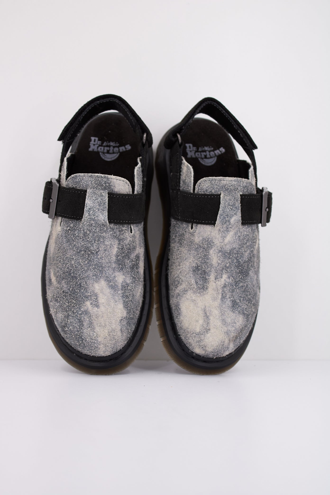 DR. MARTENS JORGE ll en color GRIS (3)