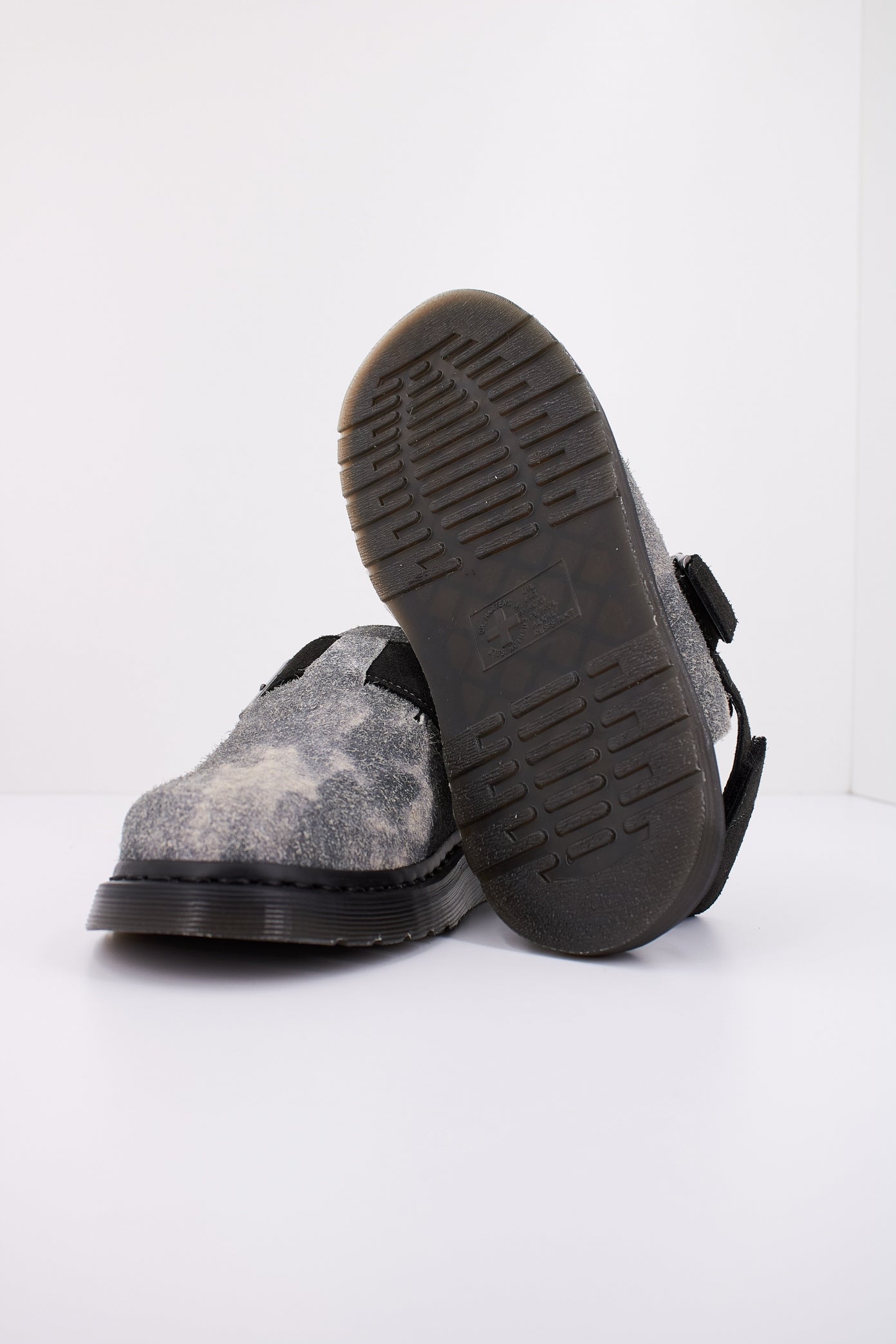 DR. MARTENS JORGE ll en color GRIS (5)