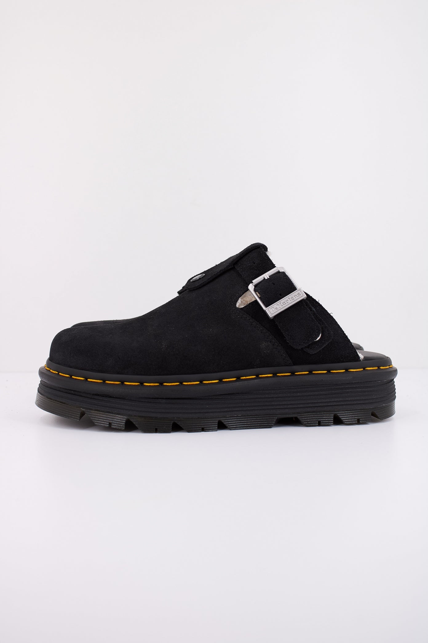DR. MARTENS ZEBZAG MULE WL en color NEGRO (1)