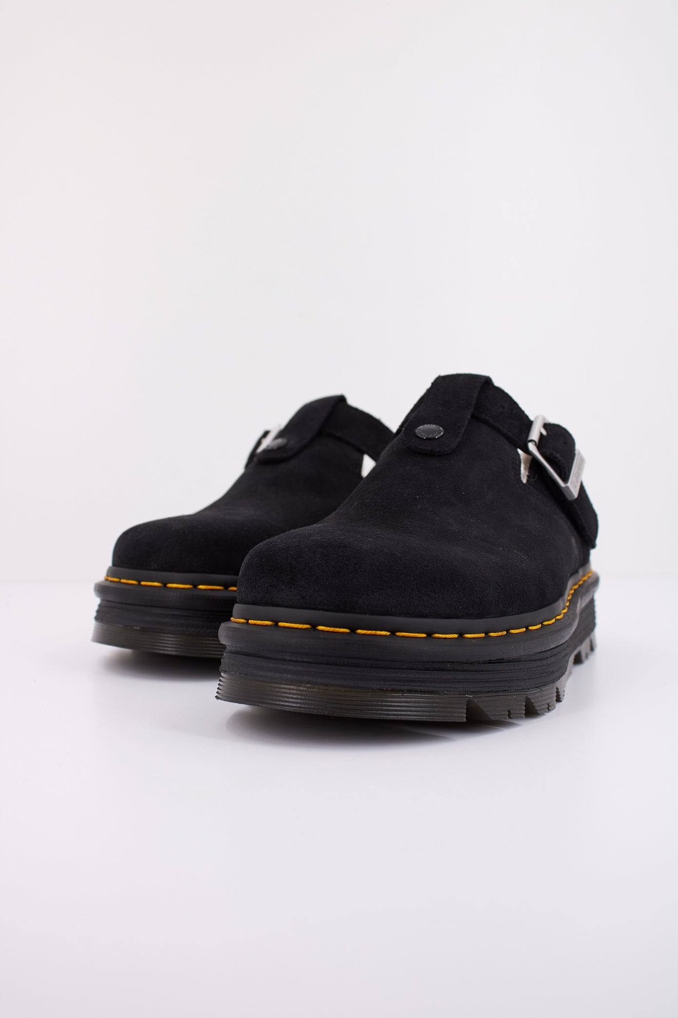 DR. MARTENS ZEBZAG MULE WL en color NEGRO (2)