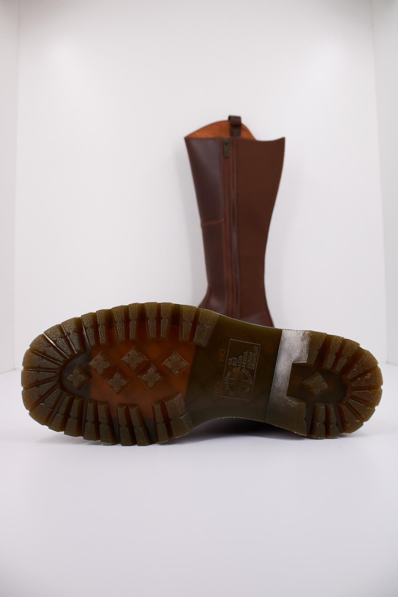 DR. MARTENS AMAAYAH HI en color MARRON (5)