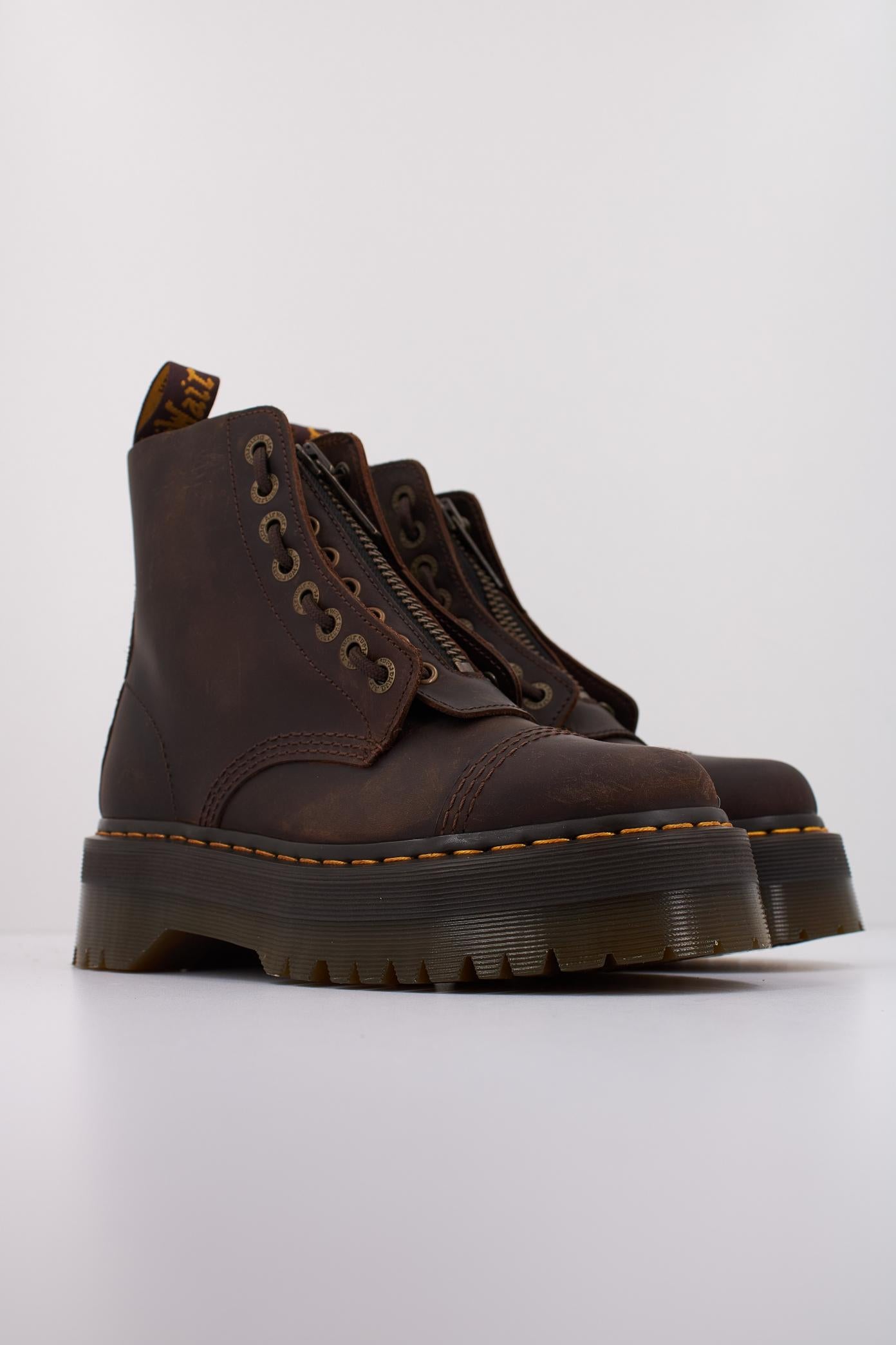 DR. MARTENS SINCLAIR en color MARRON (2)