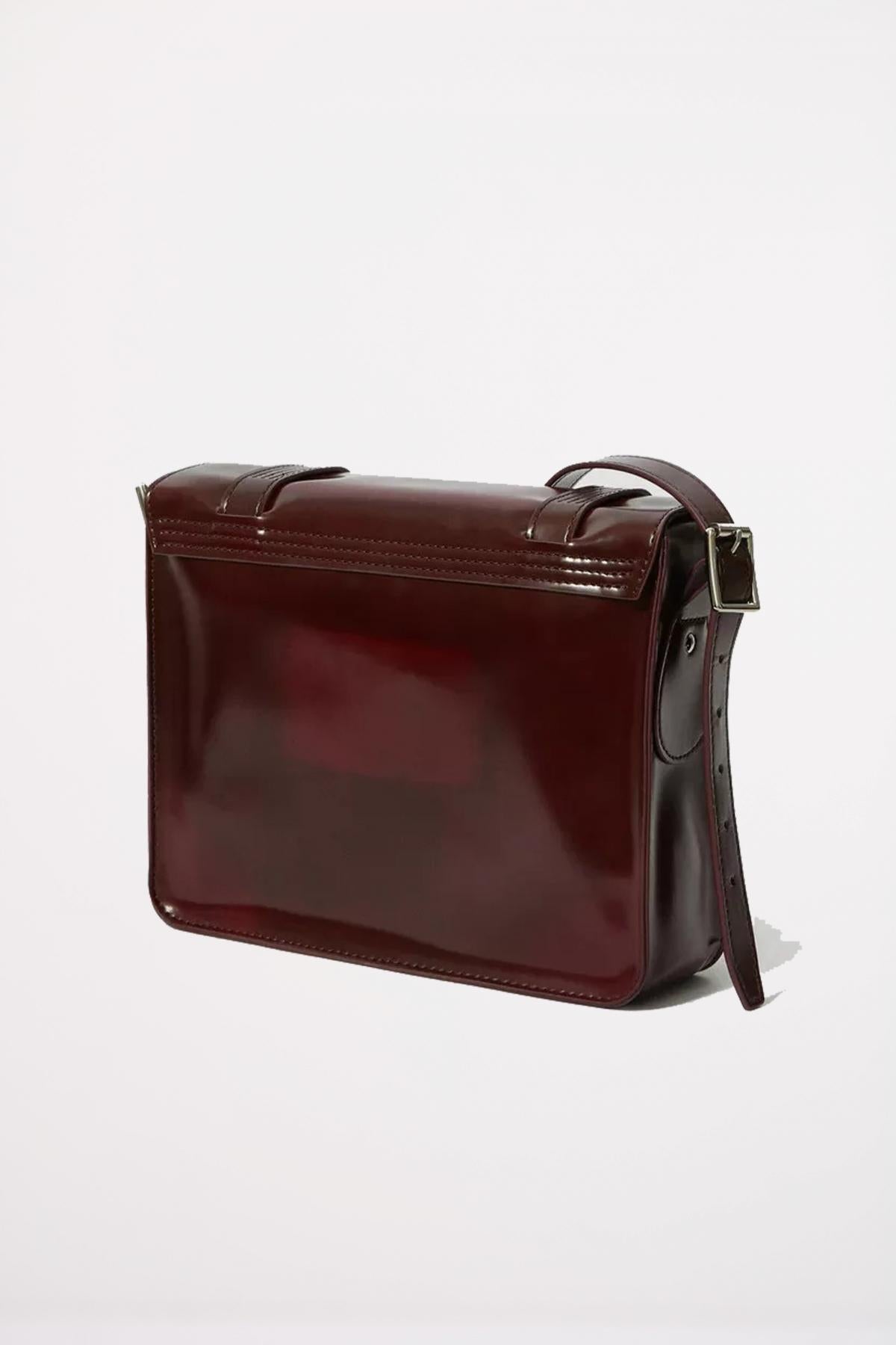 DR. MARTENS SATCHEL en color BURDEOS (3)