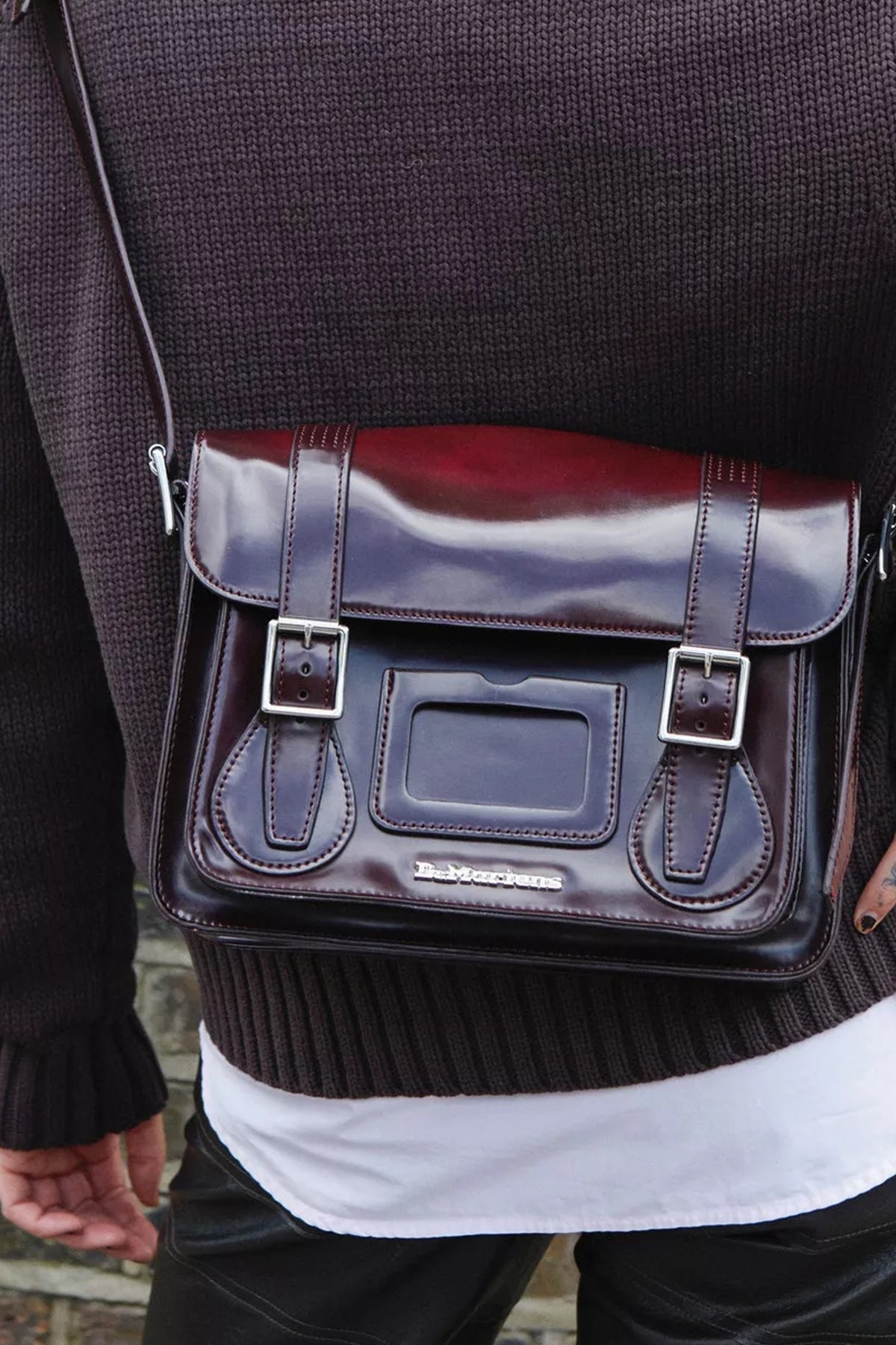 DR. MARTENS SATCHEL en color BURDEOS (5)