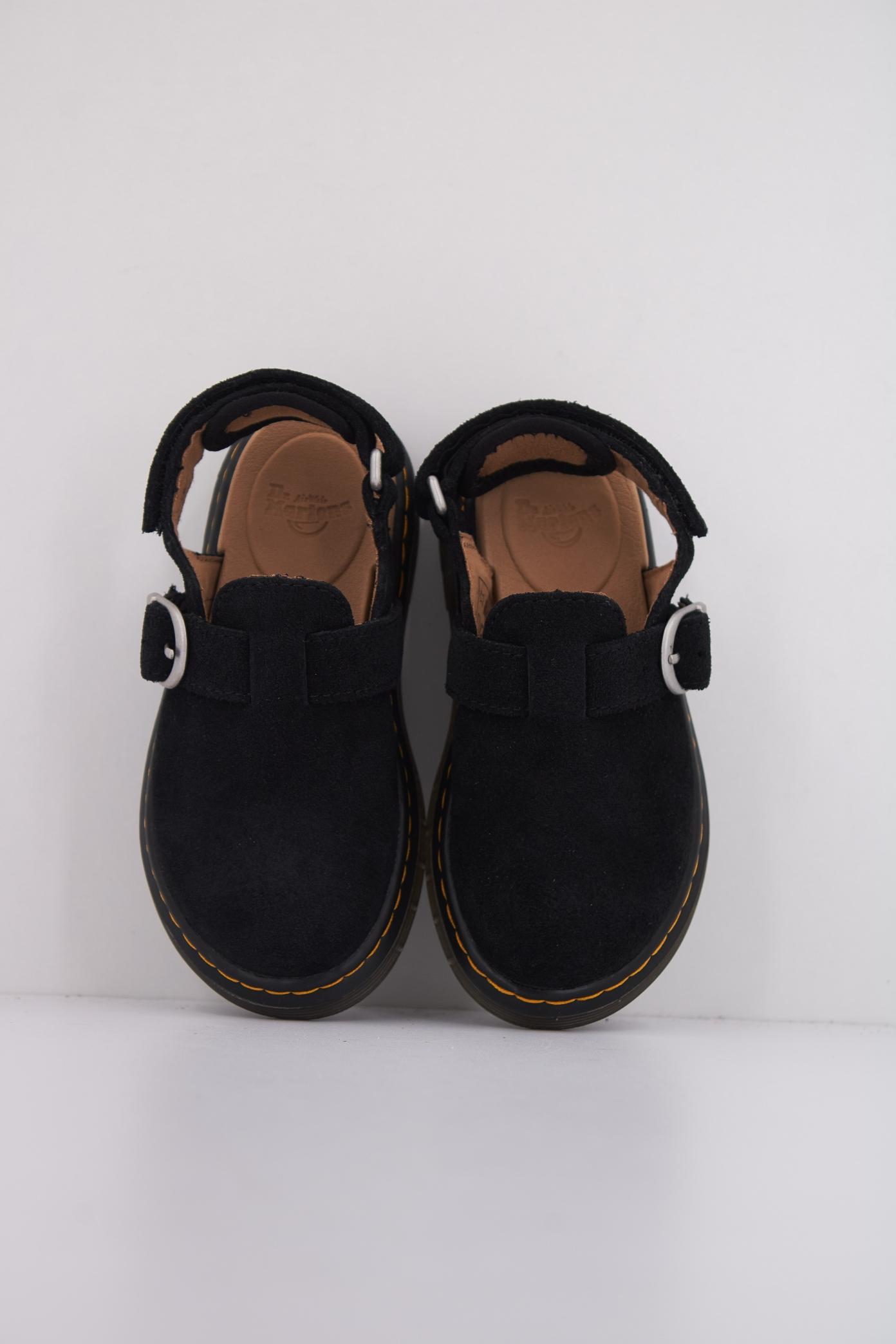 DR. MARTENS JORGIE T en color NEGRO (3)