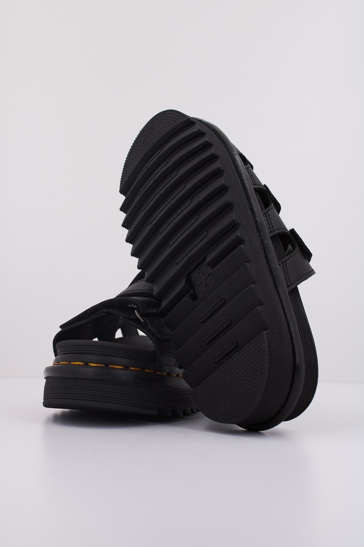 DR. MARTENS RAINE SLIDE en color NEGRO (5)
