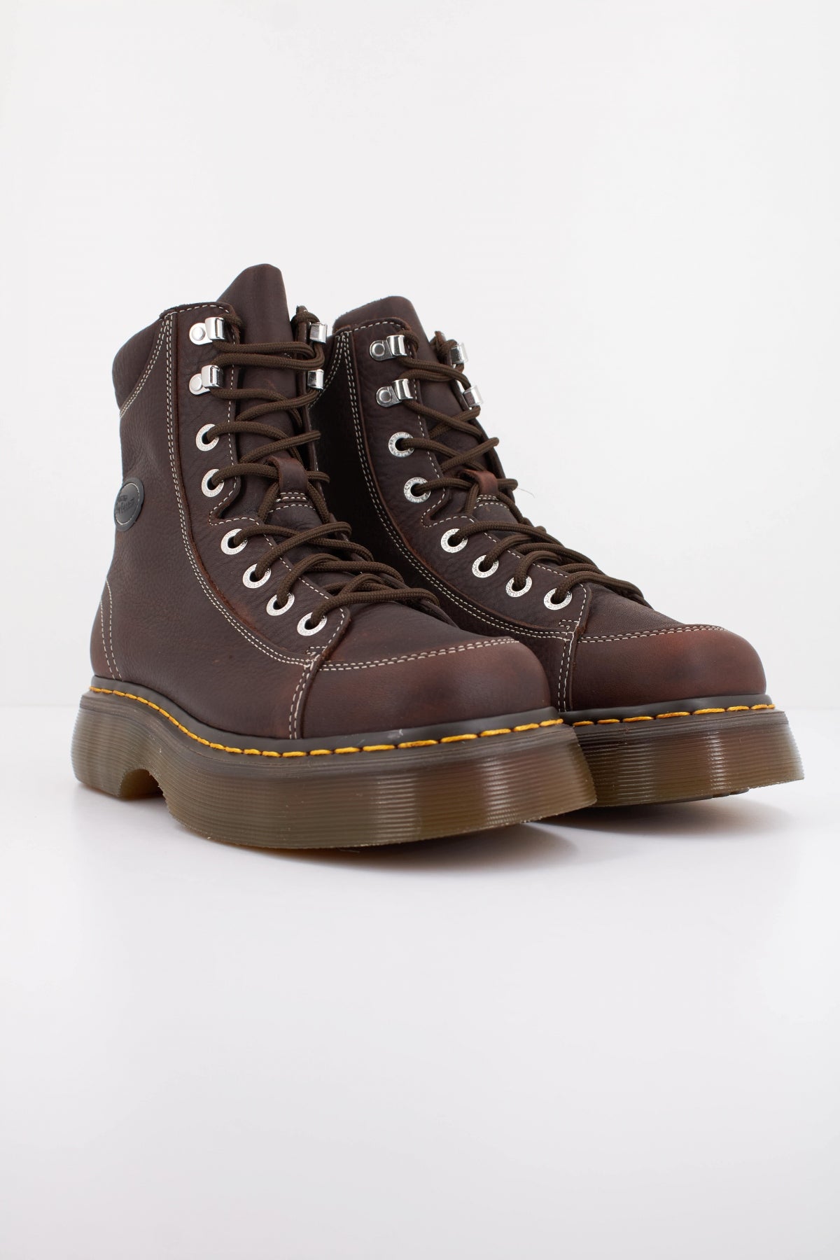 DR. MARTENS BUZZ I en color MARRON (2)
