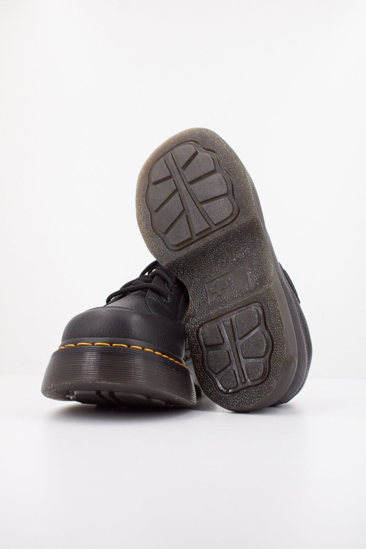 DR. MARTENS BUZZ I en color NEGRO (5)