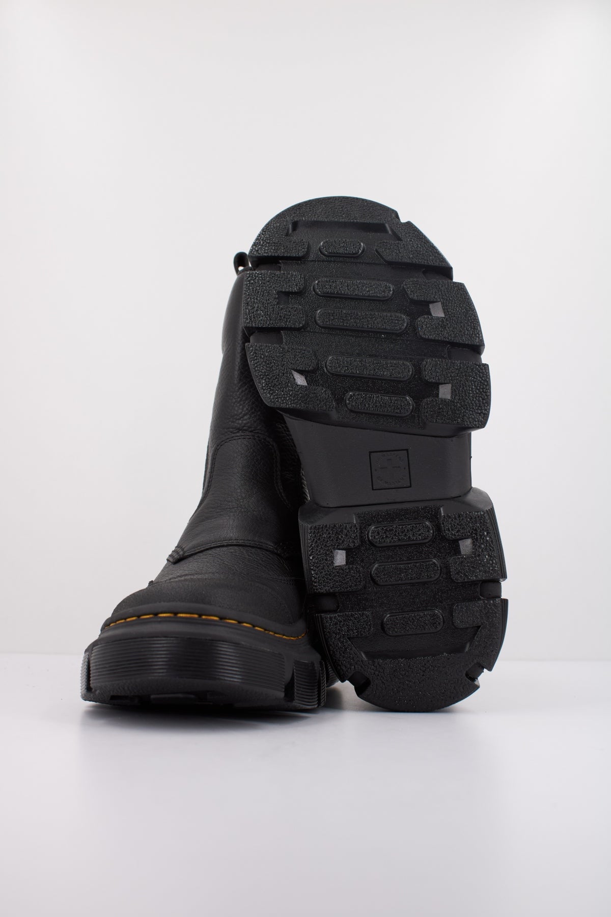 DR. MARTENS DMXL RIGGER en color NEGRO (5)