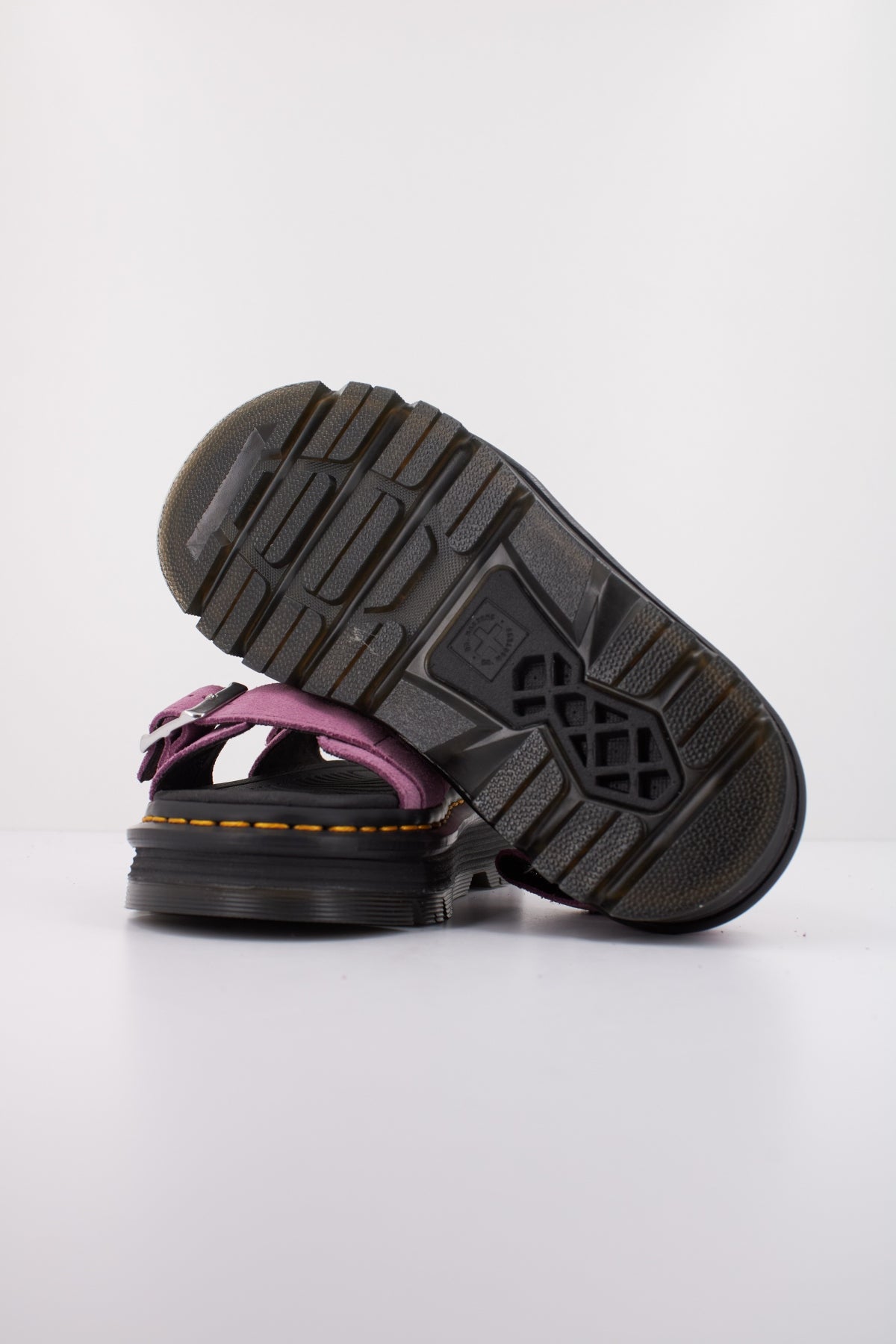 DR. MARTENS ZEBZAG SANDAL en color VIOLETA (5)