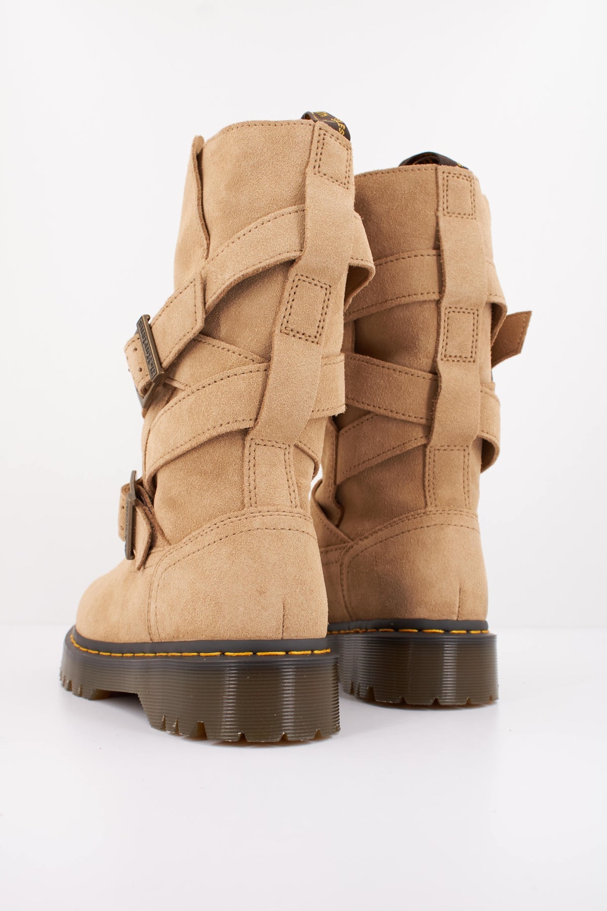 DR. MARTENS ANISTONE STRAP en color MARRON CLARO (4)