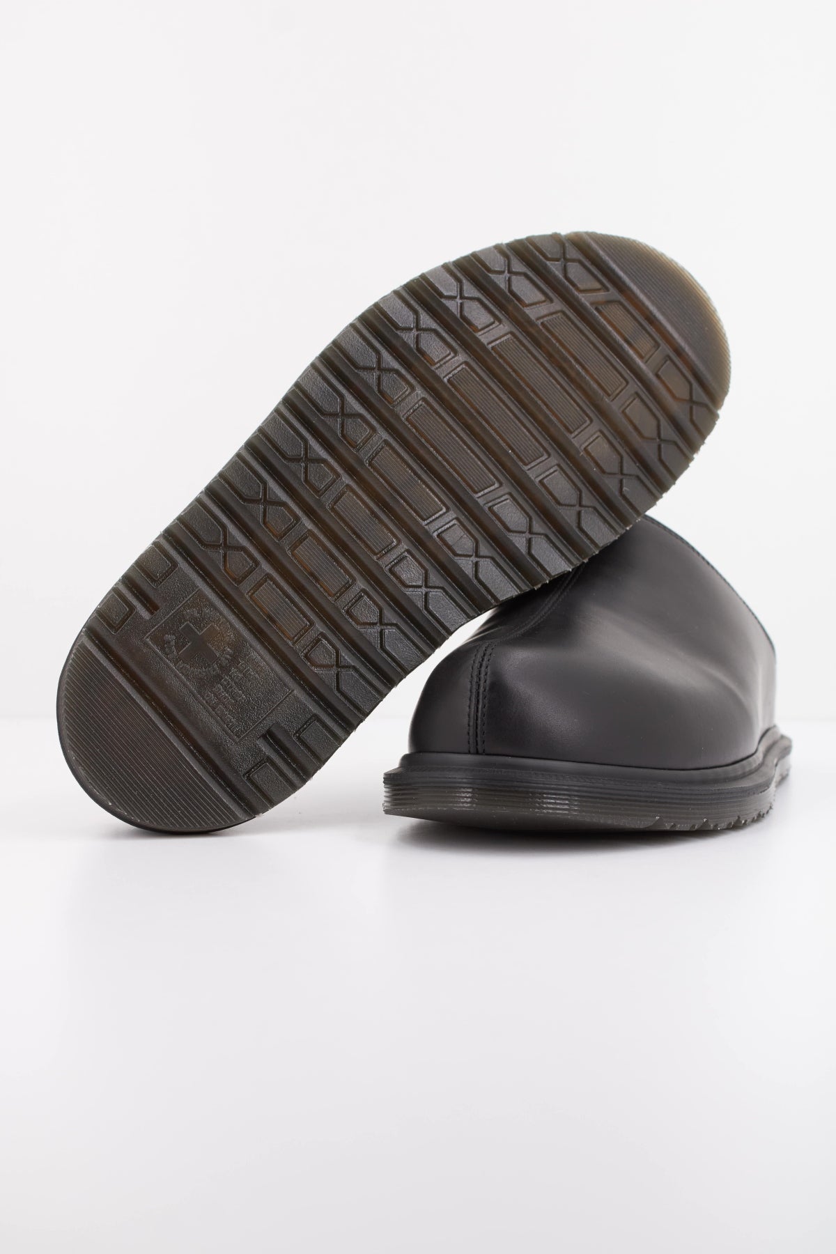 DR. MARTENS SAN MULE en color NEGRO (5)