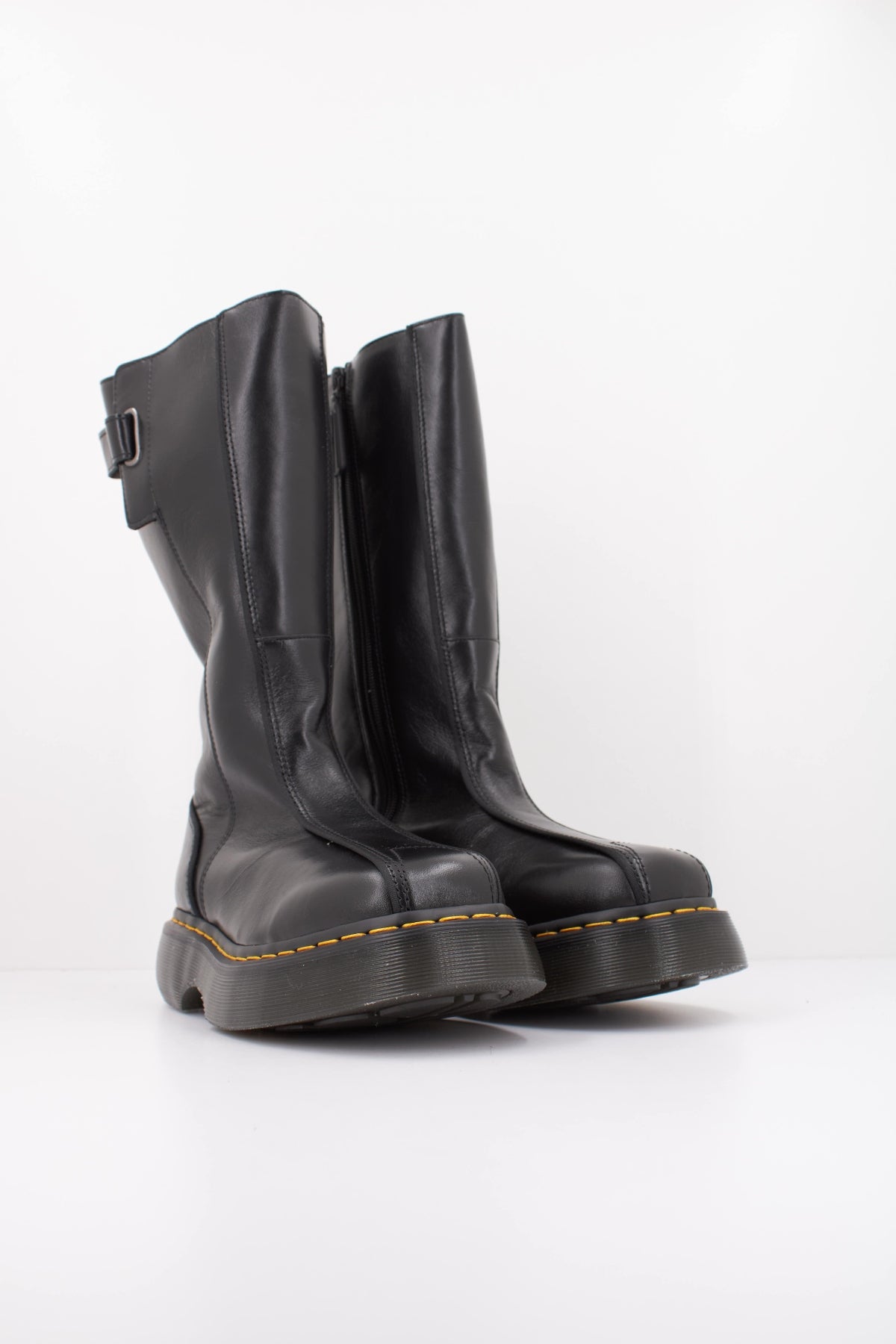 DR. MARTENS DM en color NEGRO (2)