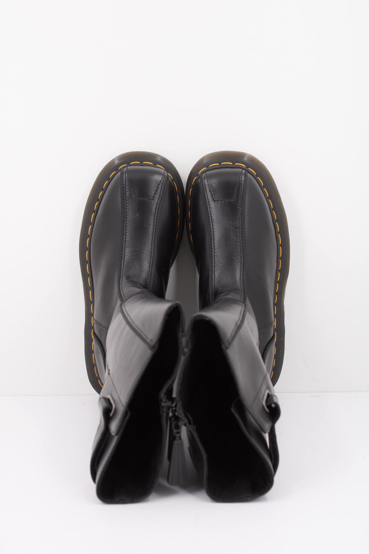 DR. MARTENS DM en color NEGRO (3)