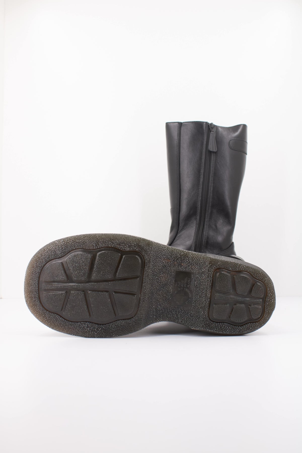 DR. MARTENS DM en color NEGRO (5)