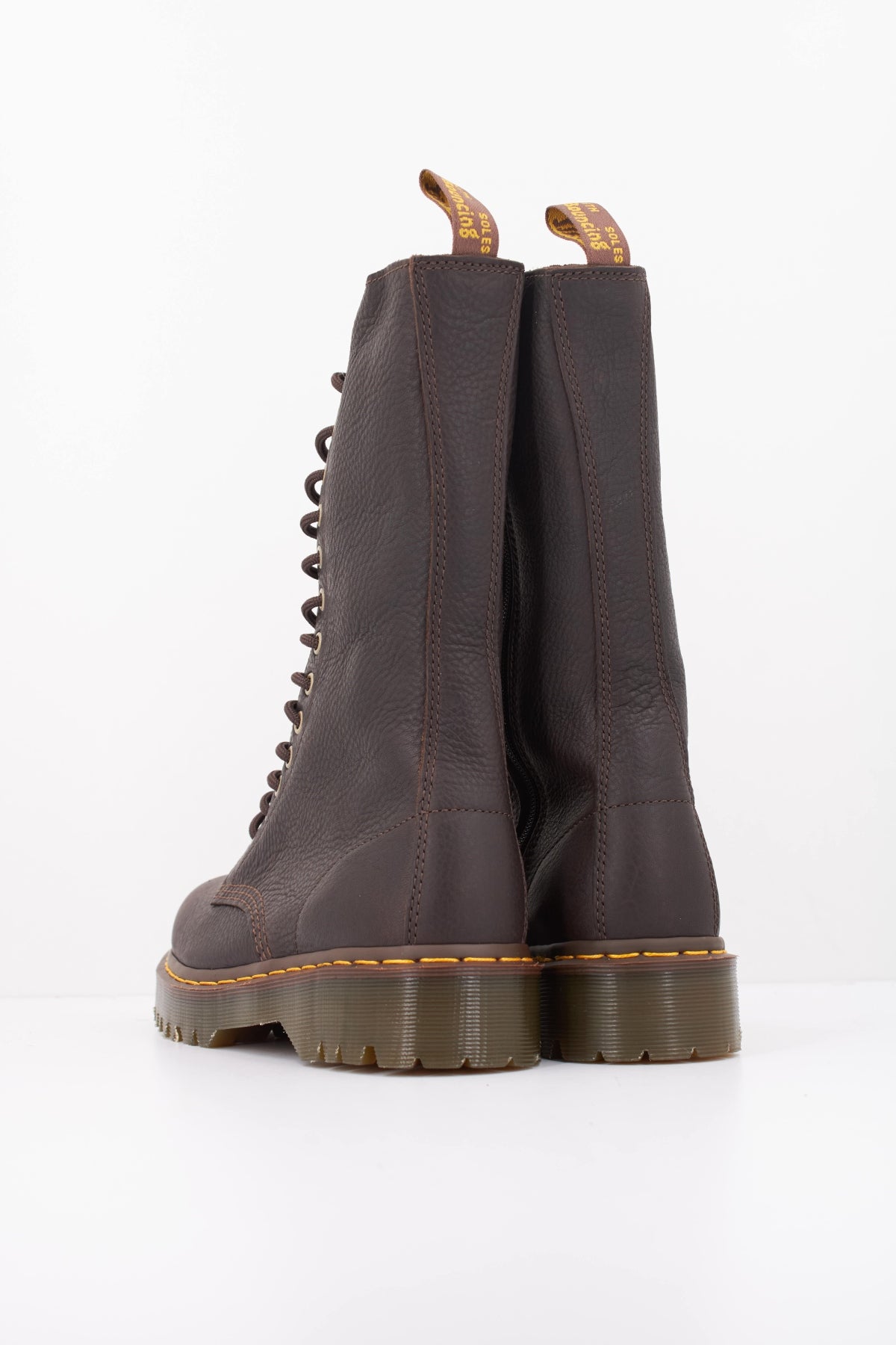 DR. MARTENS B BEX en color MARRON (4)